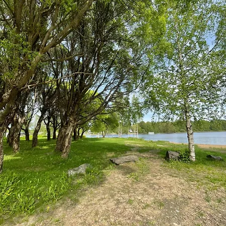 Kaksio 51m2 Ilmaisella Pysaekoeinnillae Ja Parvekkeella * Йоэнсуу